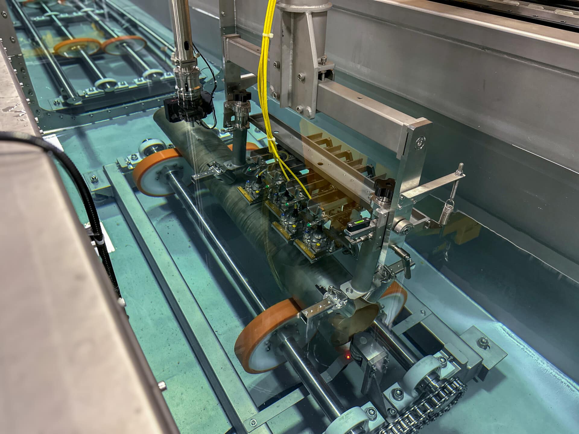UT immersion scanning transducers bar rotator